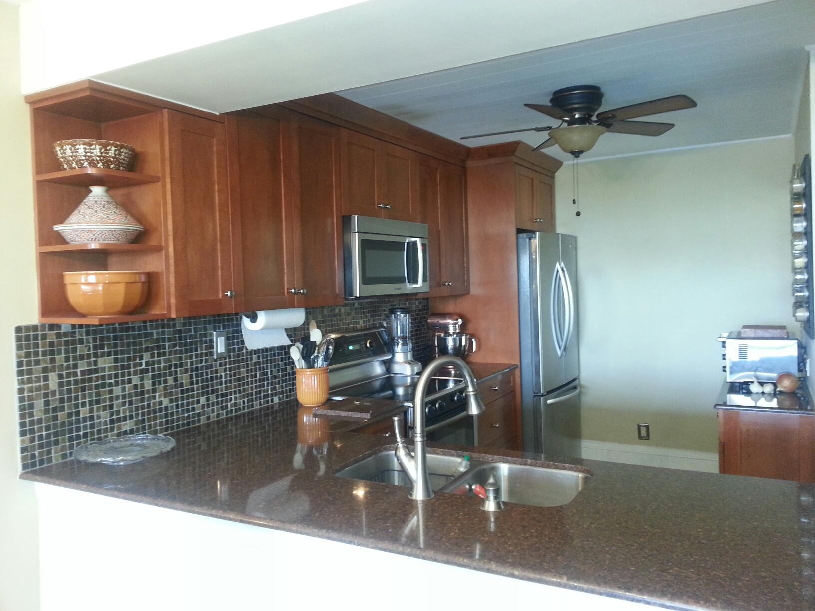 13 Royal Palm Way, Unit 604 Boca Raton, FL 33432 - Photo 2 of 20 Kitchen