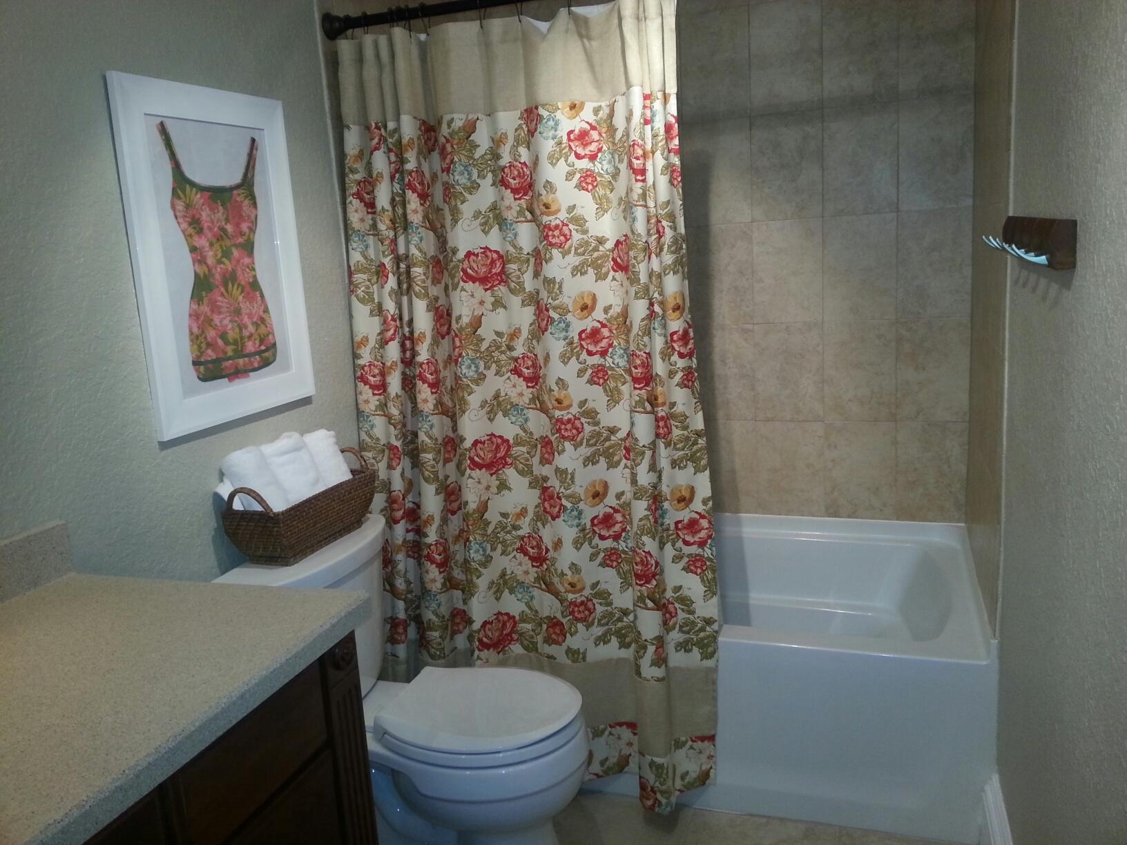 13 Royal Palm Way, Unit 604 Boca Raton, FL 33432 - Photo 5 of 20 Bathroom
