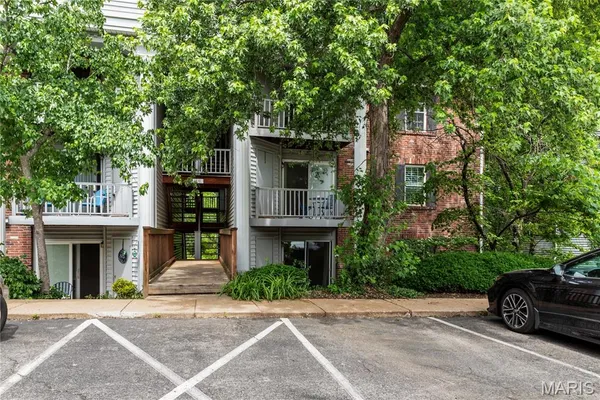 $157,000 | 7611 Triwoods Drive, Unit D, Shrewsbury, MO 63119