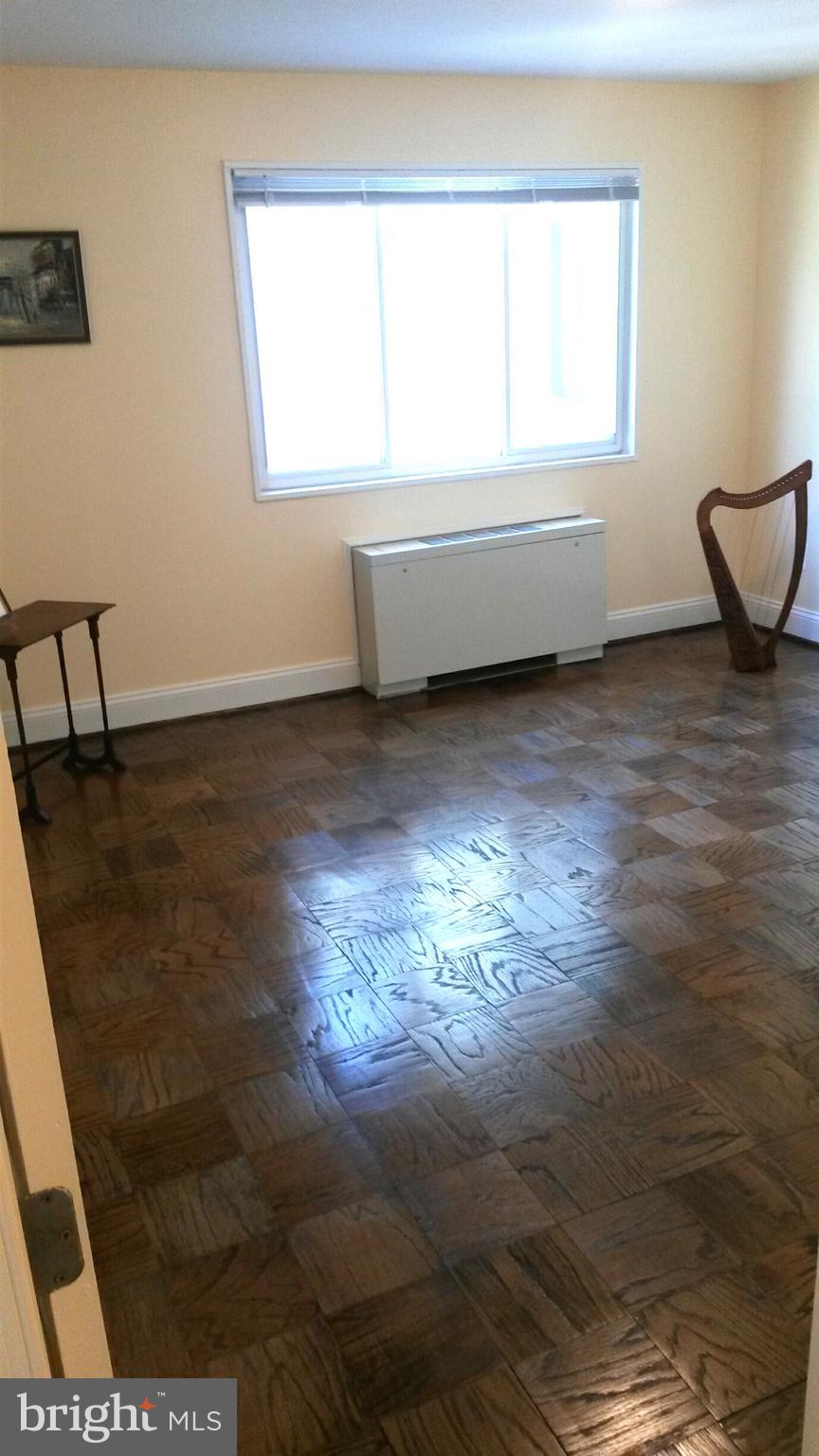 1009 Chillum Road, Unit 314 Hyattsville, MD 20782 - Photo 23 of 46 Larger bedroom