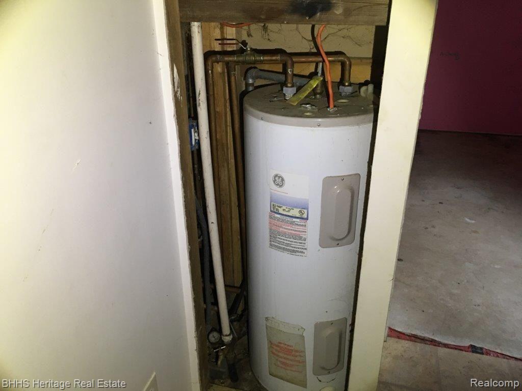 8996 Cole Road Durand, MI 48429 - Photo 23 of 29 water heater