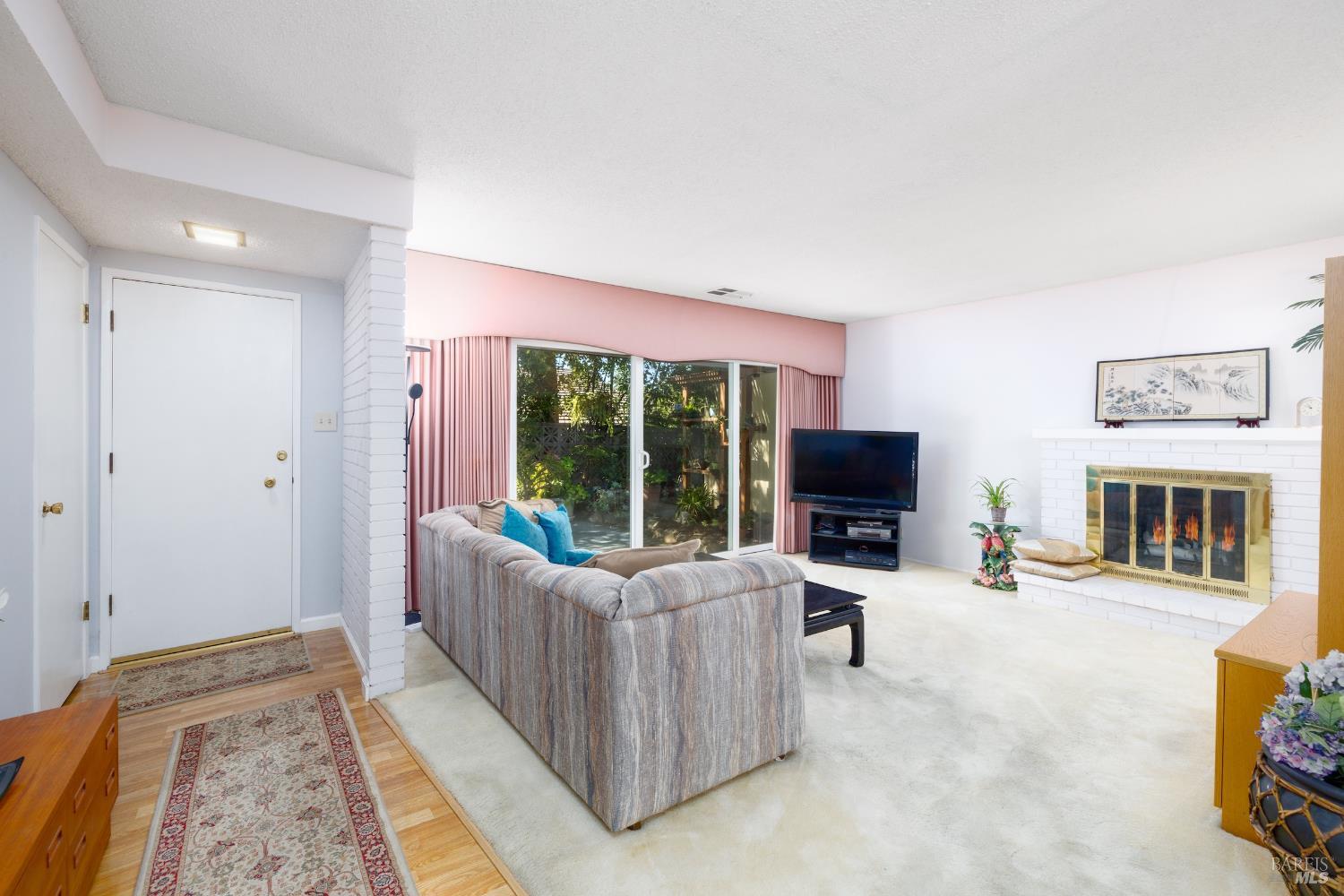 446 Las Casitas Court, Unit D Santa Rosa, CA 95403 - Photo 4 of 12