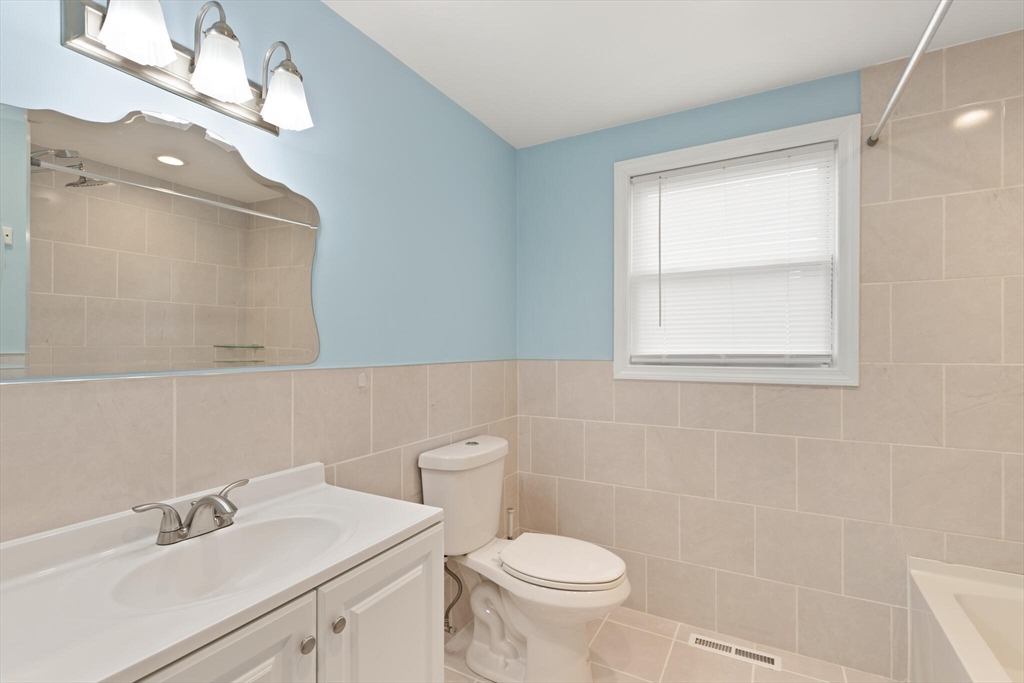 190 Reney Street Fall River, MA 02723 - Photo 13 of 32 Gallery Image 13