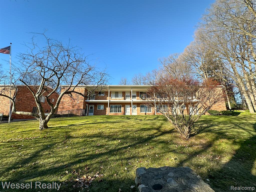 419 Prospect Street, Unit 203 Romeo, MI 48065 - Photo 2 of 15