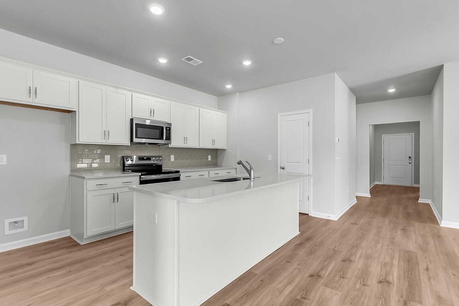 1001 Carolina Way Manning, SC 29102 - Photo 6 of 28 FMWeb04