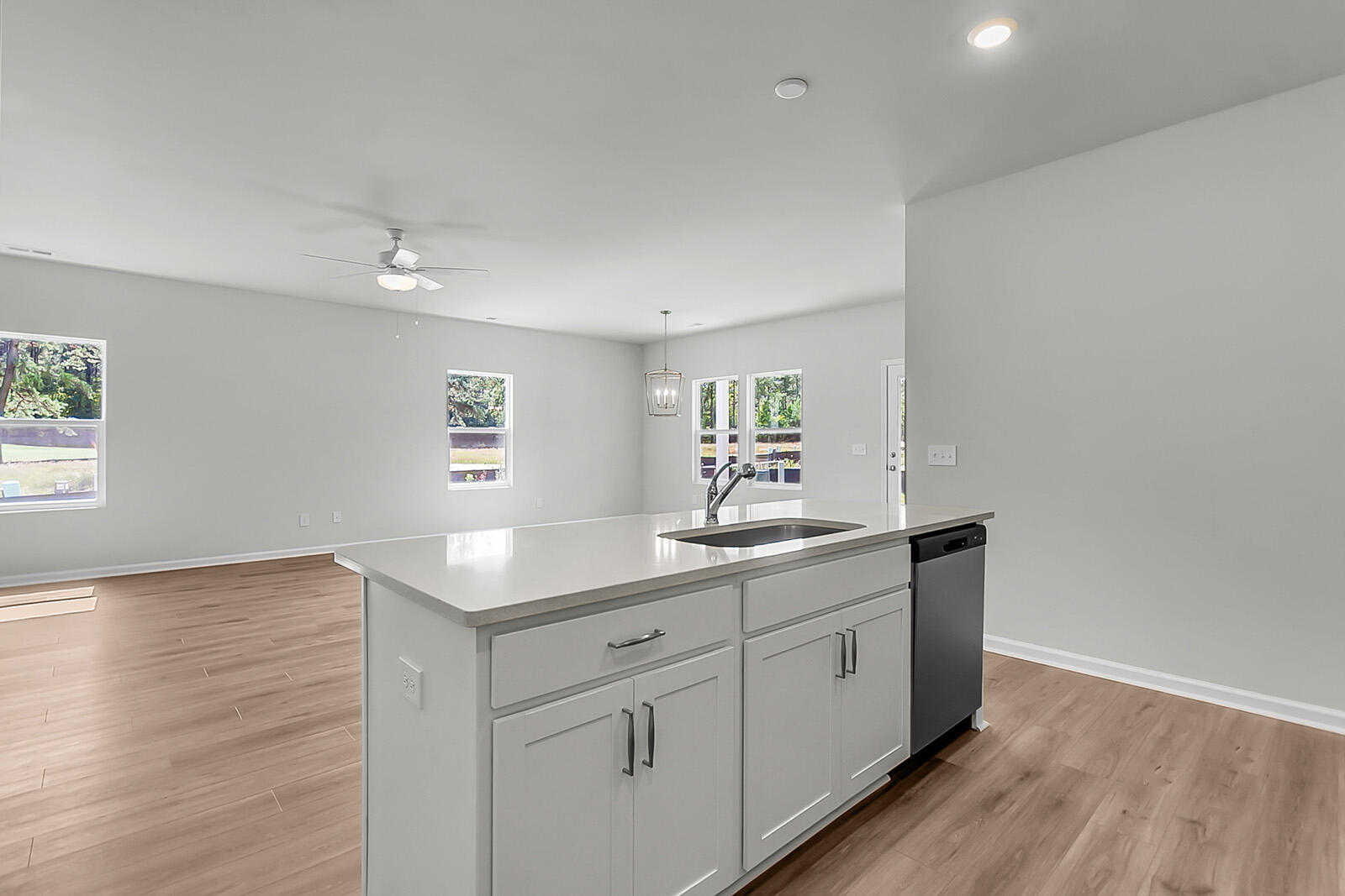 1001 Carolina Way Manning, SC 29102 - Photo 8 of 28 FMWeb07