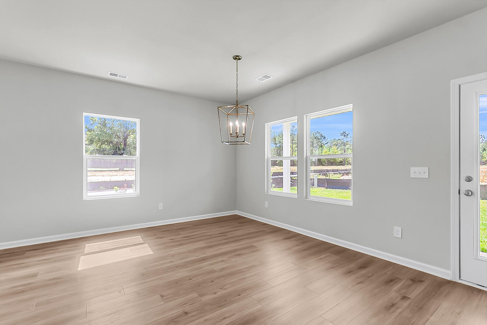 1001 Carolina Way Manning, SC 29102 - Photo 10 of 28 FMWeb09