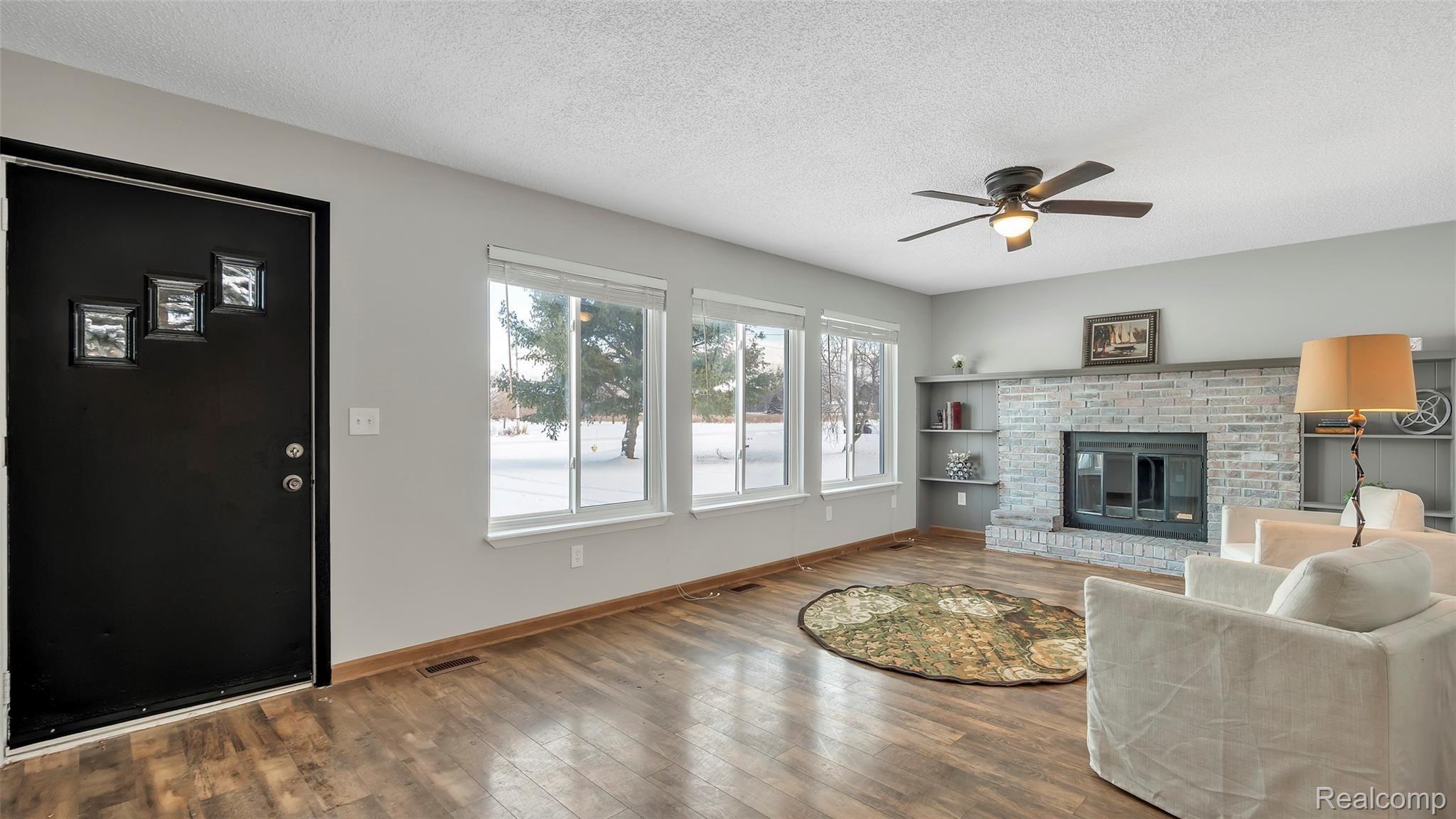 11270 East Coldwater Road Davison, MI 48423 - Photo 6 of 43 -MI-48423-windowstill-6.jpg
