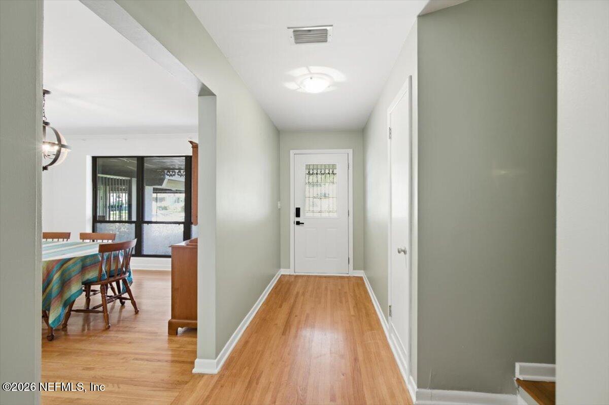 1425 Oak Haven Road Jacksonville, FL 32207 - Photo 3 of 25 03-Foyer