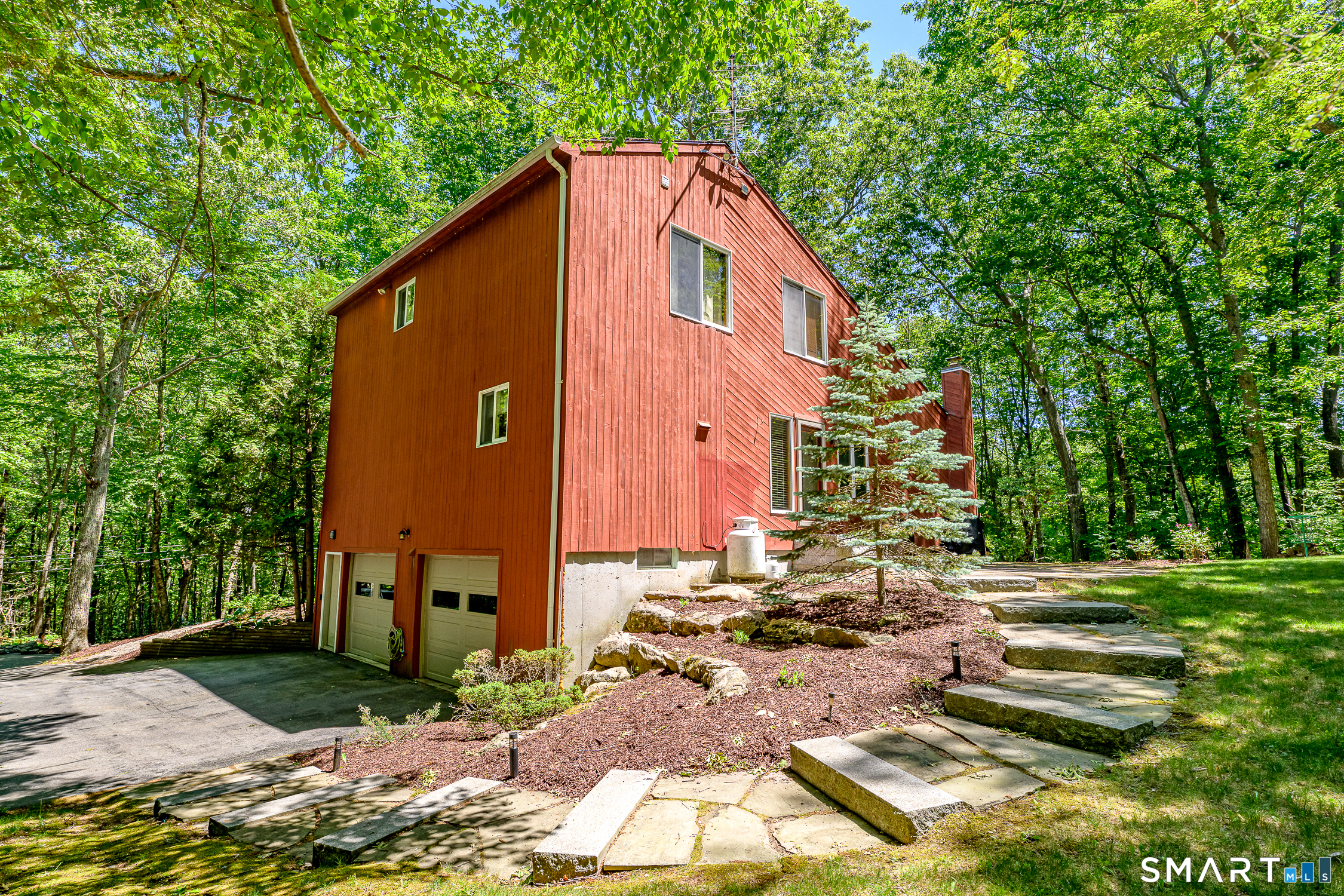 81 White Plains Road Norwich, CT 06360 - Photo 3 of 29