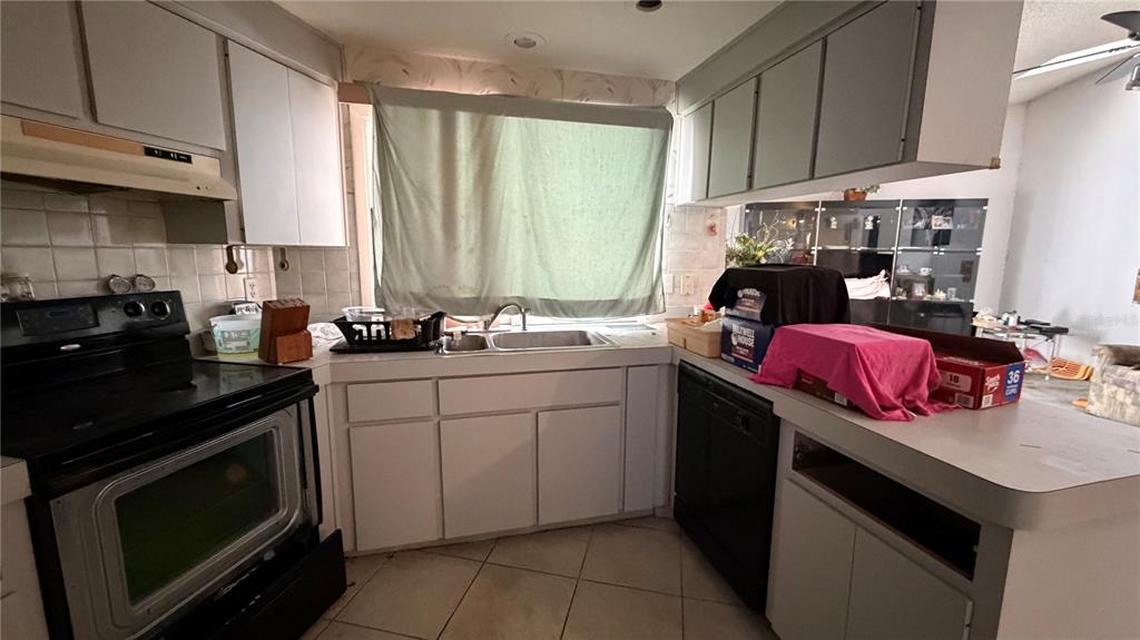 2462 Stephanie Drive Spring Hill, FL 34608 - Photo 11 of 51