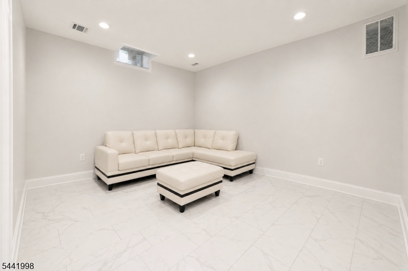 11 Insley Avenue Rutherford, NJ 07070 - Photo 15 of 41