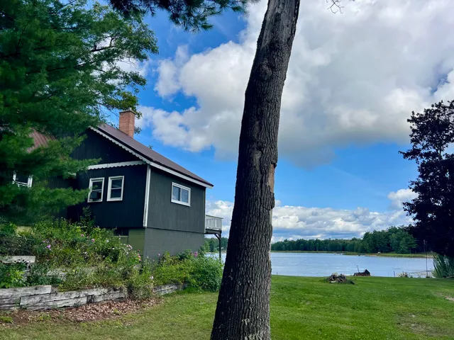 $329,000 | 7832 Highway 10, Branch, MI 49402