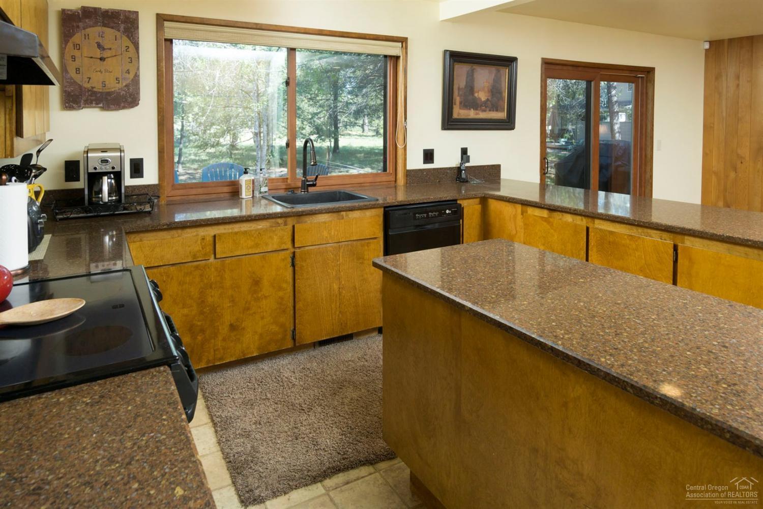 8 Approach Lane Sunriver, OR 97707 - Photo 5 of 19 Additional Photo