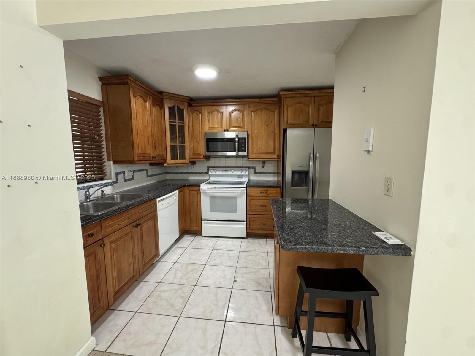 9150 Fontainebleau Boulevard, Unit 205 Miami, FL 33172 - Photo 4 of 11