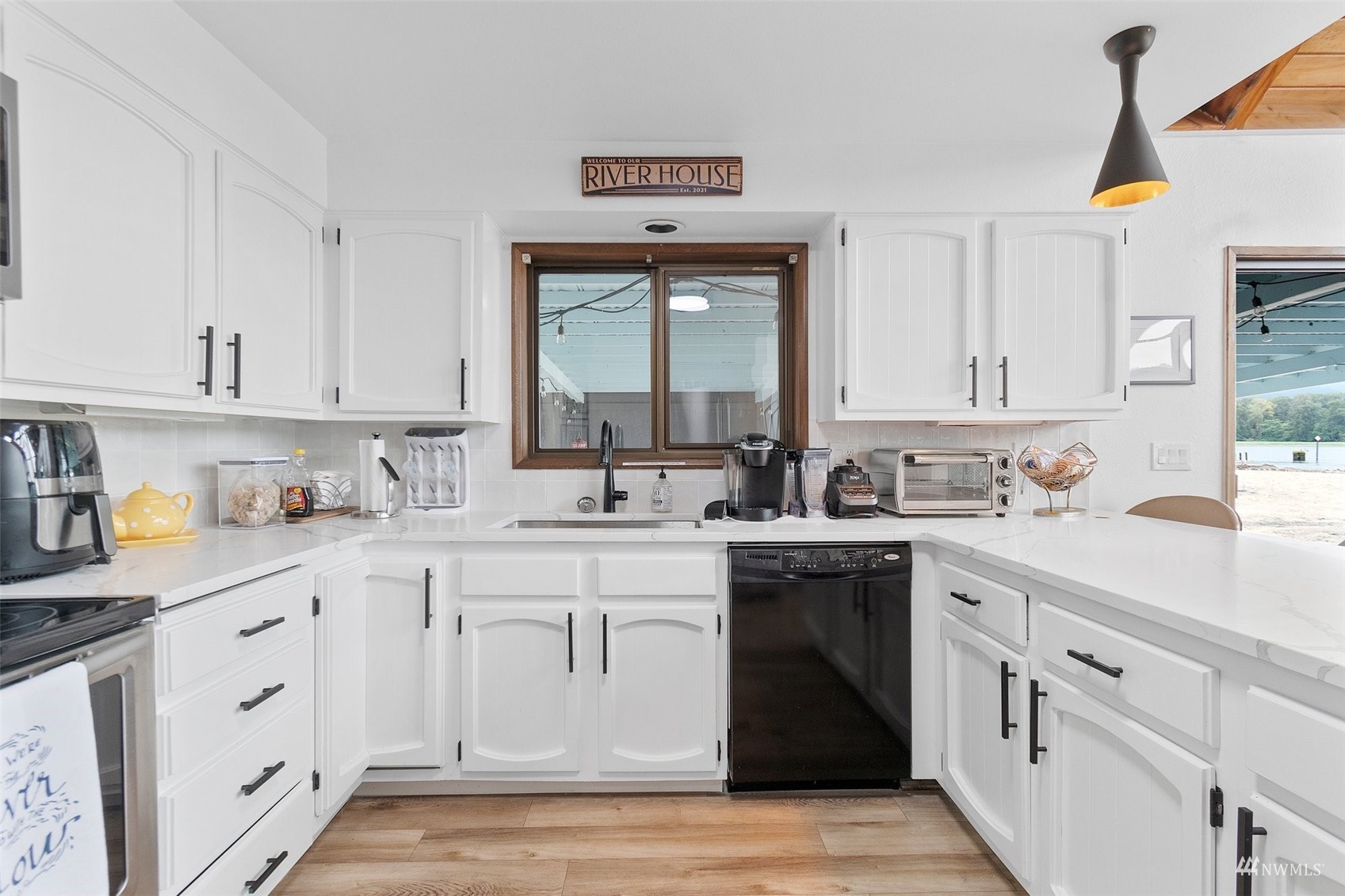 301 West Sunny Sands Road Cathlamet, WA 98612 - Photo 17 of 29 Gallery Image 17