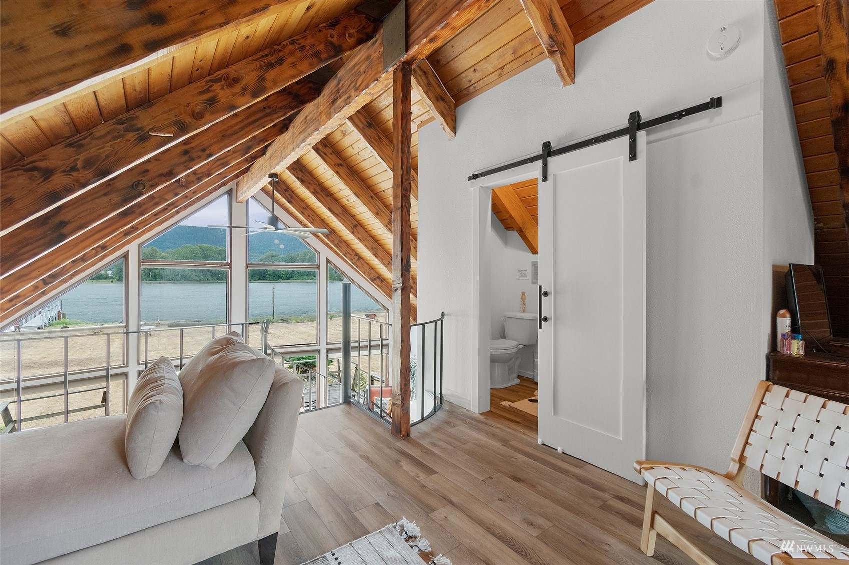 301 West Sunny Sands Road Cathlamet, WA 98612 - Photo 7 of 29 Gallery Image 7