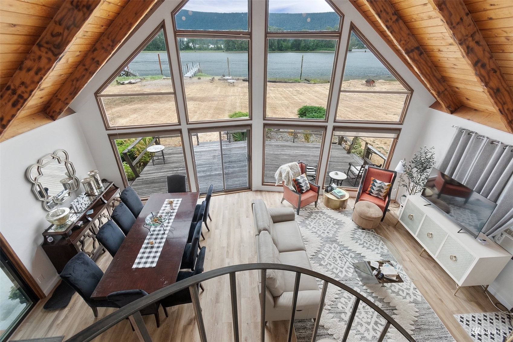 301 West Sunny Sands Road Cathlamet, WA 98612 - Photo 9 of 29 Gallery Image 9