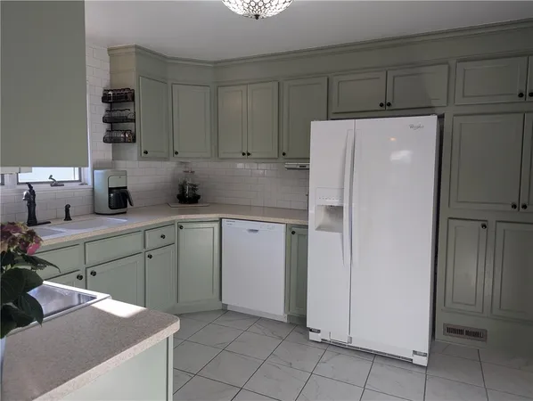 $334,900 | 116 Grasmere Road, Lockport Town, NY 14094