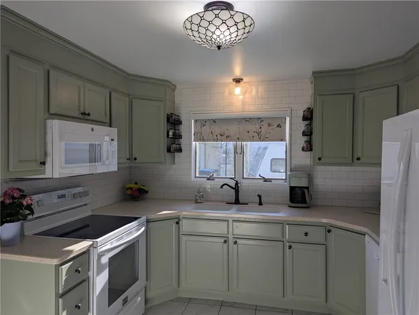 $334,900 | 116 Grasmere Road, Lockport Town, NY 14094