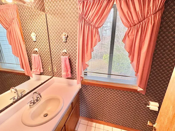 $649,500 | 9245 Patterson Drive, Bent Mountain, VA 24059