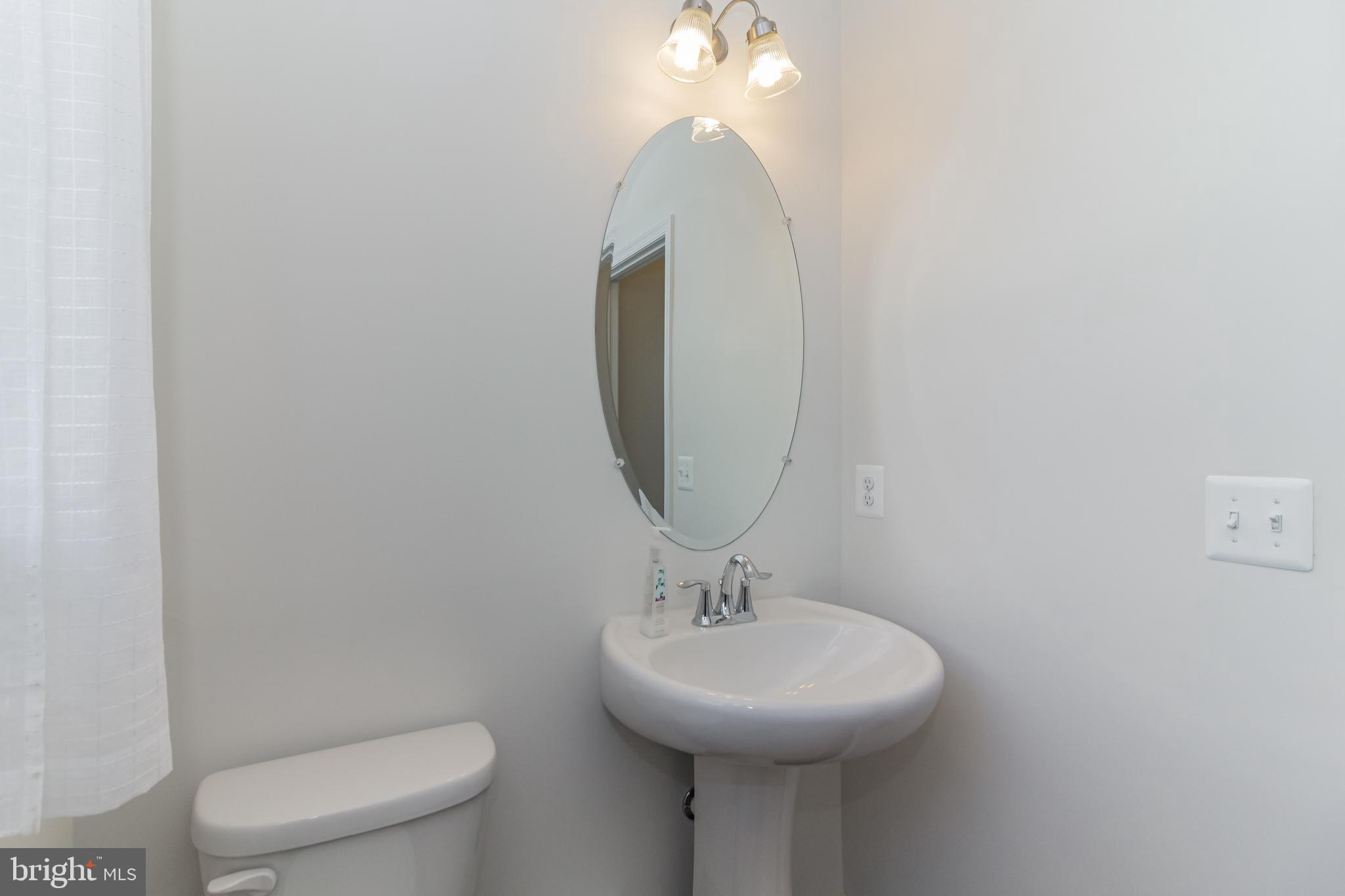 1925 Rushley Road Parkville, MD 21234 - Photo 22 of 40 Hall bathroom
