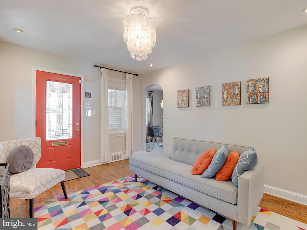 7899 Chicago Avenue Silver Spring, MD 20910 - Photo 12 of 49 Gallery Image 12