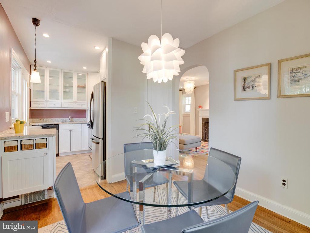 7899 Chicago Avenue Silver Spring, MD 20910 - Photo 15 of 49 Hardwood Floors