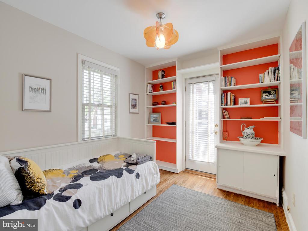 7899 Chicago Avenue Silver Spring, MD 20910 - Photo 25 of 49 Bedroom 3 w/Built-ins & Access to Deck