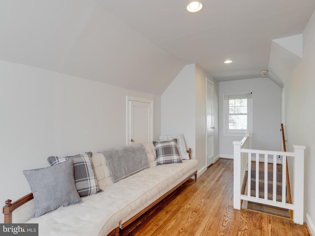 7899 Chicago Avenue Silver Spring, MD 20910 - Photo 29 of 49 Master Bedroom Seating Area