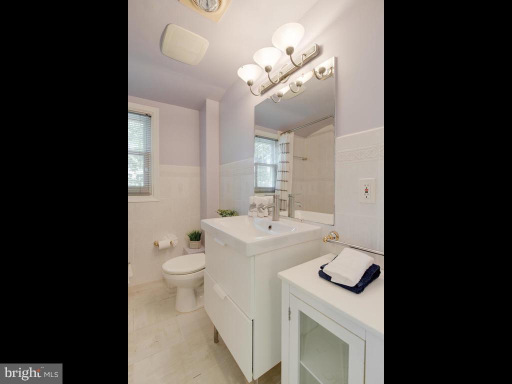 7899 Chicago Avenue Silver Spring, MD 20910 - Photo 35 of 49 Updated Fixtures &n Tile
