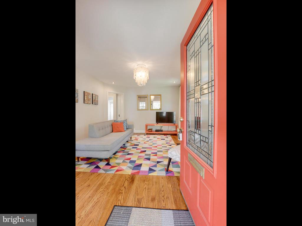 7899 Chicago Avenue Silver Spring, MD 20910 - Photo 6 of 49 Welcome to 7899 Chicago Ave