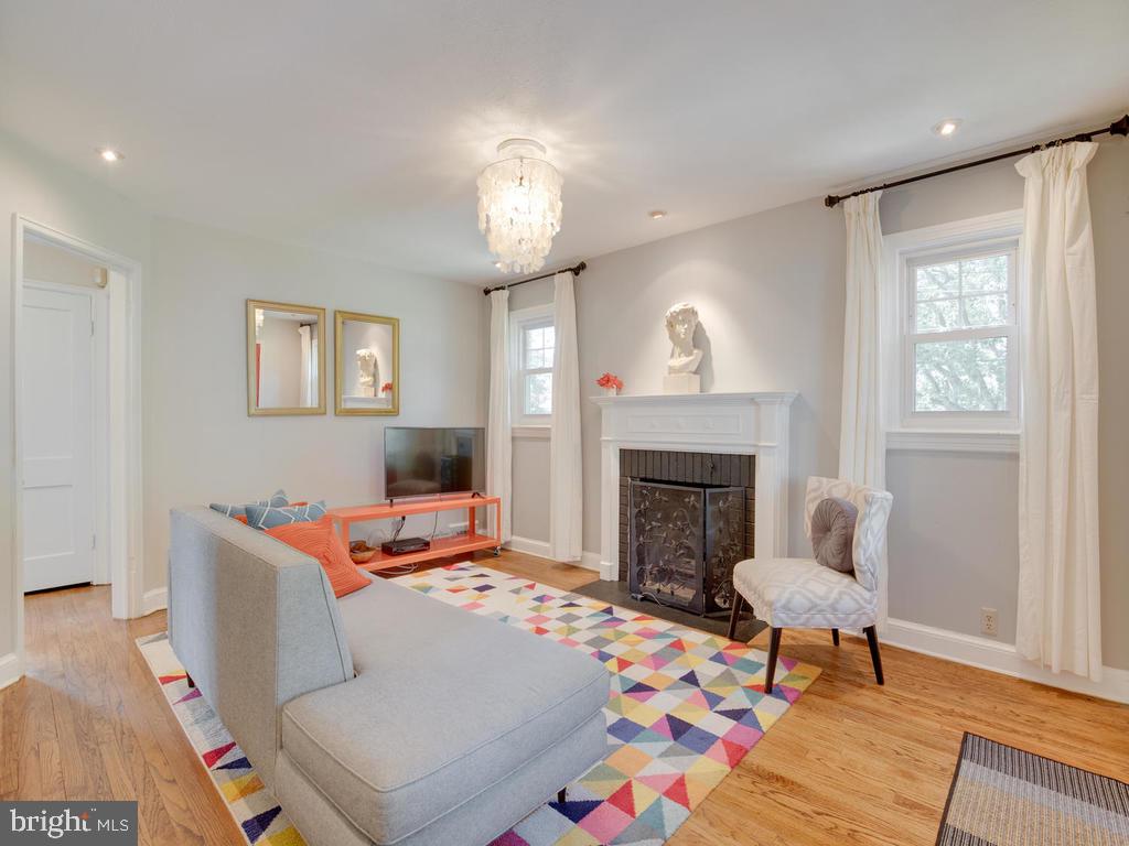 7899 Chicago Avenue Silver Spring, MD 20910 - Photo 9 of 49 Gallery Image 9