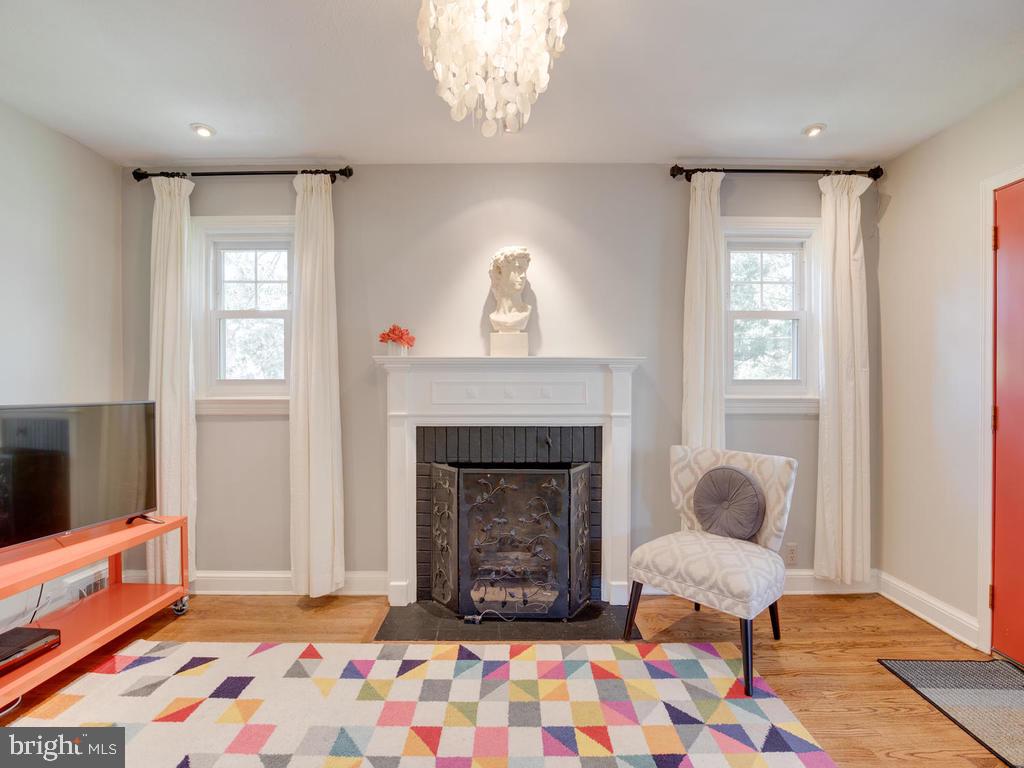 7899 Chicago Avenue Silver Spring, MD 20910 - Photo 10 of 49 Gallery Image 10