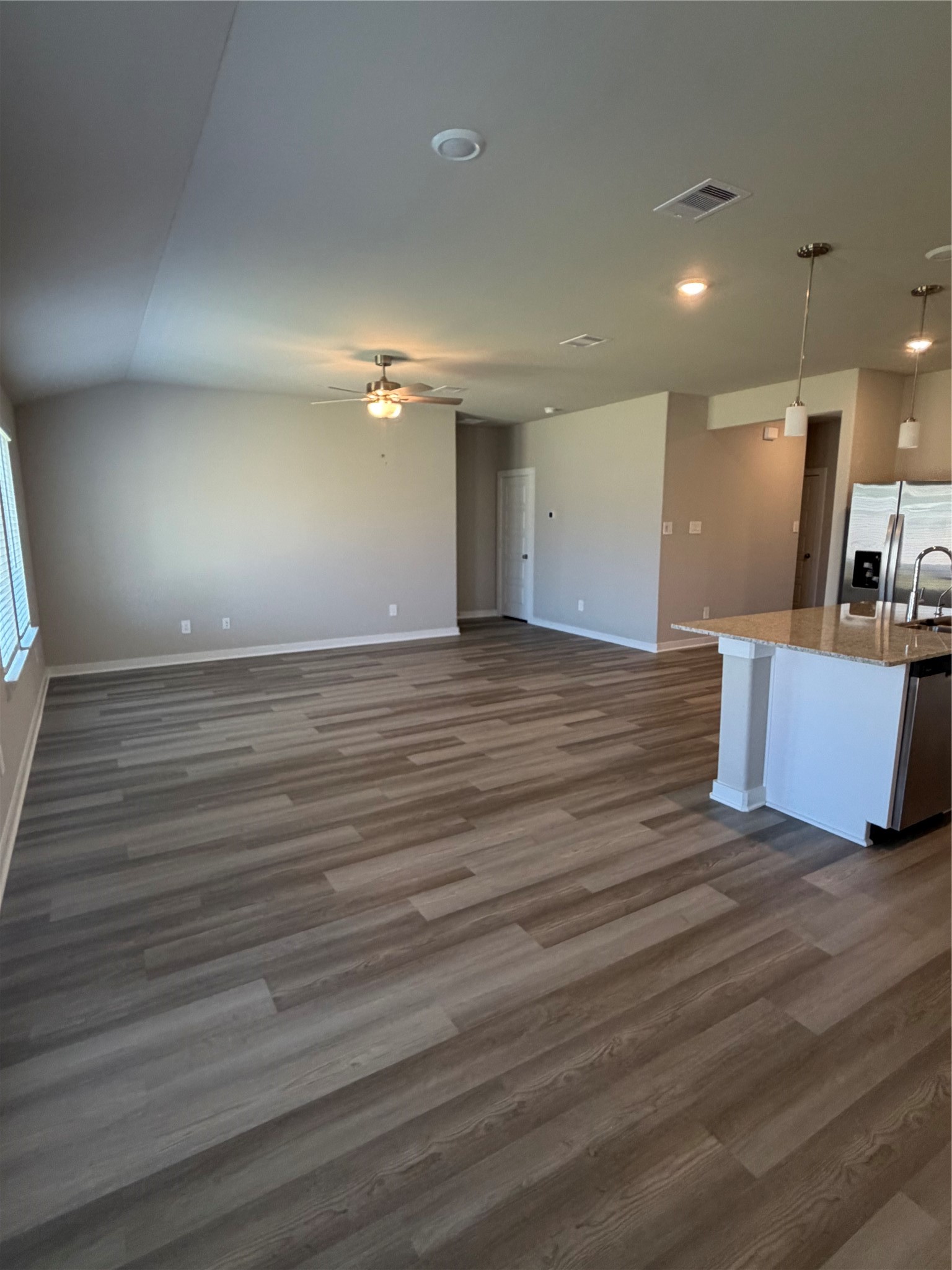 1484 Waggoner Rnch Trail Conroe, TX 77301 - Photo 6 of 25 Gallery Image 6