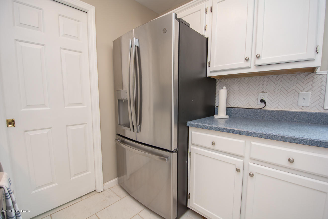 1007 Thorn Bush Road La Grange, KY 40031 - Photo 22 of 43 New Refrigerator