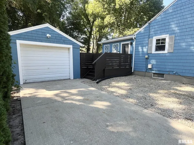 $170,000 | 1845 Cedar Street, Jacksonville, IL 62650