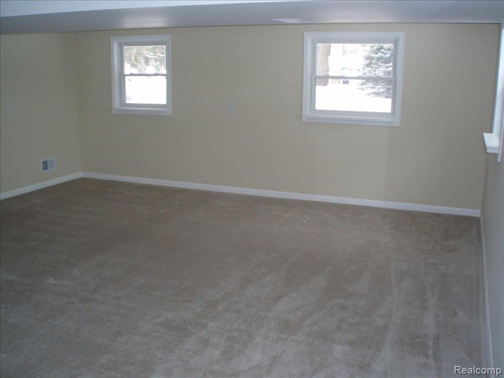 633 Millstone Drive Rochester, MI 48309 - Photo 12 of 17 rec room