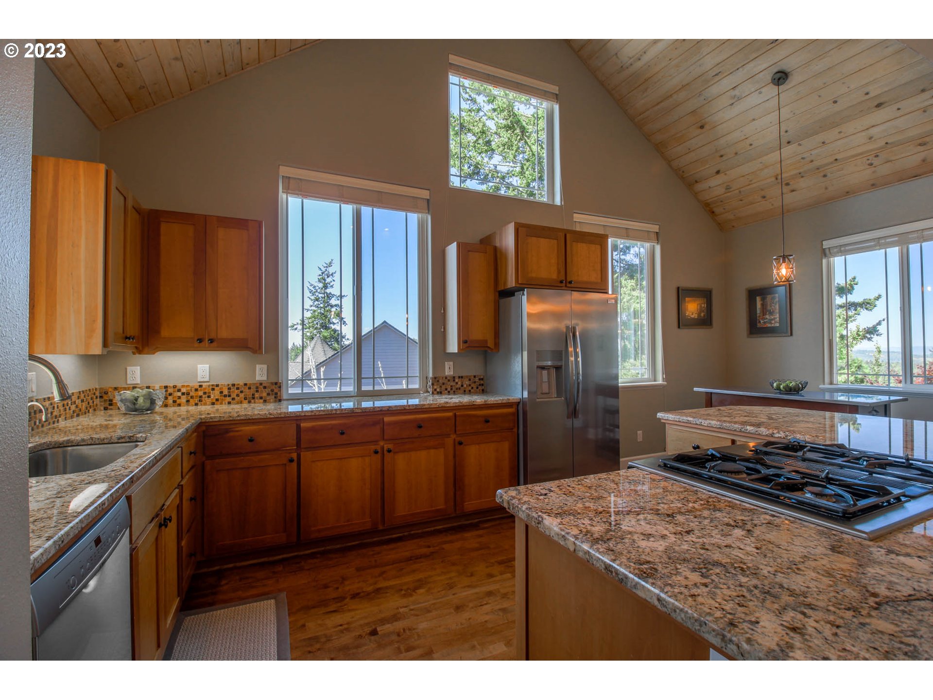 2685 Ridgemont Drive Eugene, OR 97405 - Photo 13 of 42 Gallery Image 13