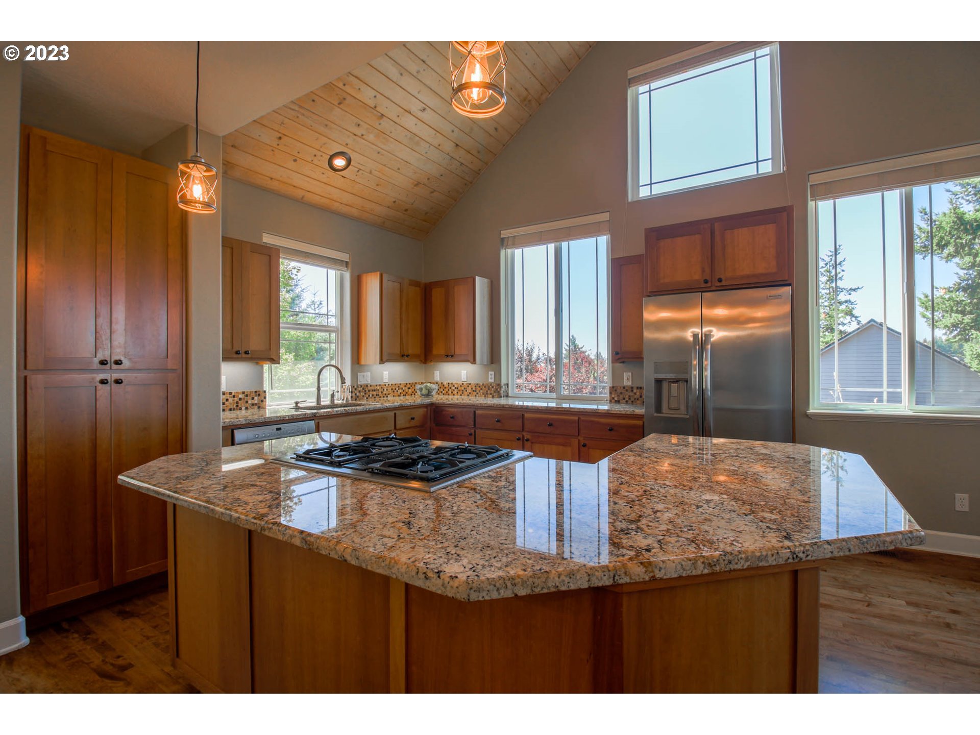 2685 Ridgemont Drive Eugene, OR 97405 - Photo 14 of 42 Gallery Image 14