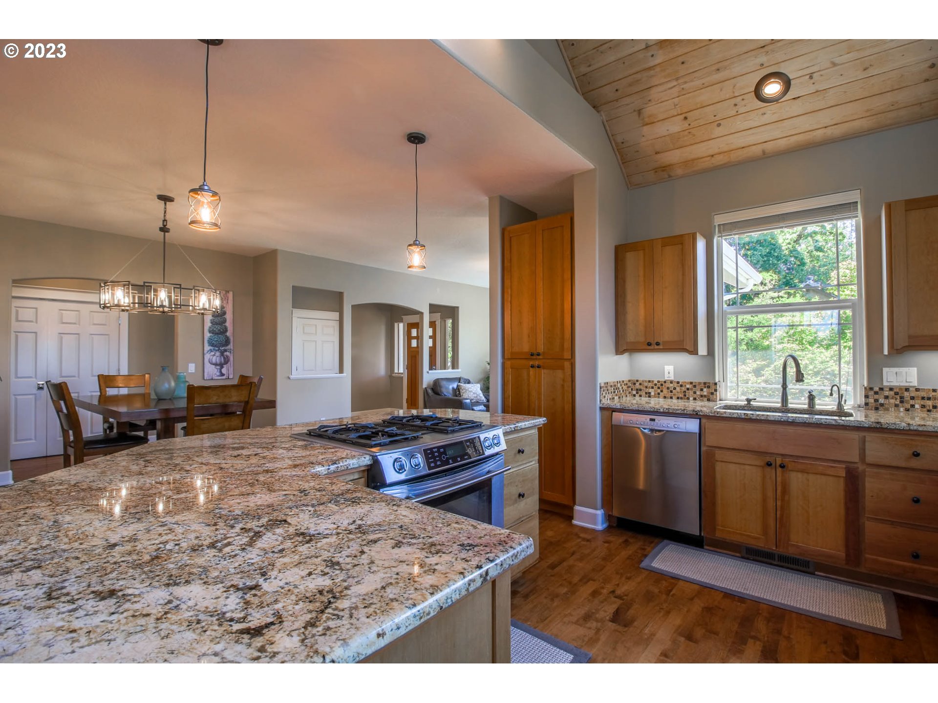 2685 Ridgemont Drive Eugene, OR 97405 - Photo 15 of 42 Gallery Image 15