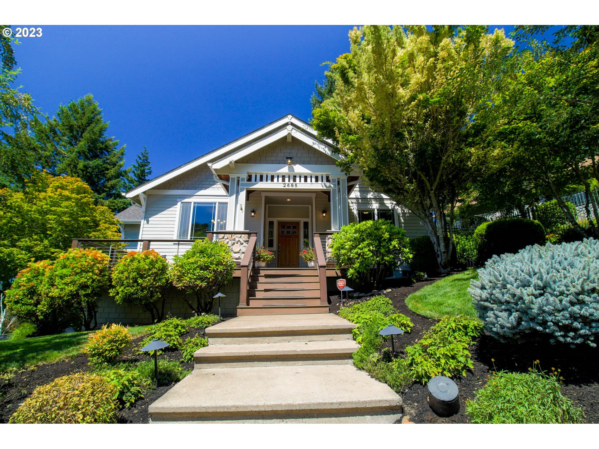 2685 Ridgemont Drive Eugene, OR 97405 - Photo 3 of 42 Gallery Image 3