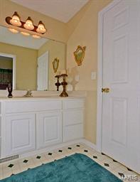 645 Castle Ridge Drive Ballwin, MO 63021 - Photo 24 of 40 Gallery Image 24