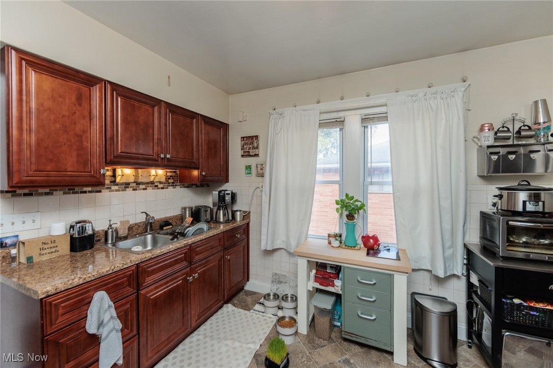 10211 Baltic Road Cleveland, OH 44102 - Photo 13 of 50 Gallery Image 13