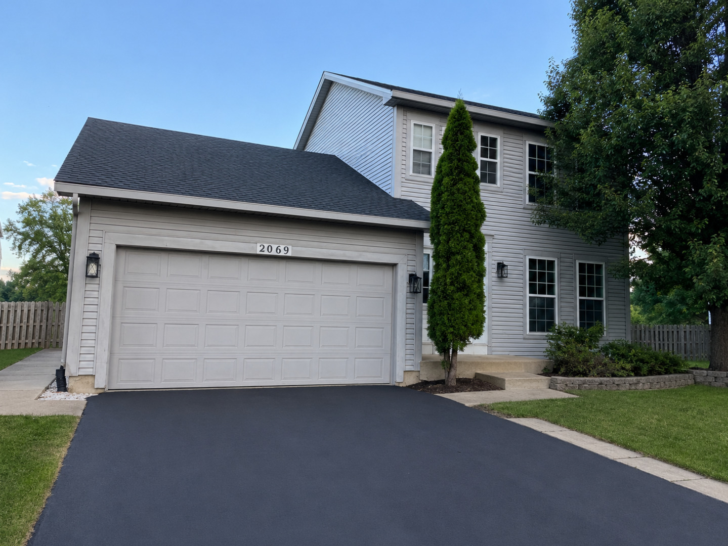 2069 Wedgewood Circle Romeoville, IL 60446 - Photo 1 of 15