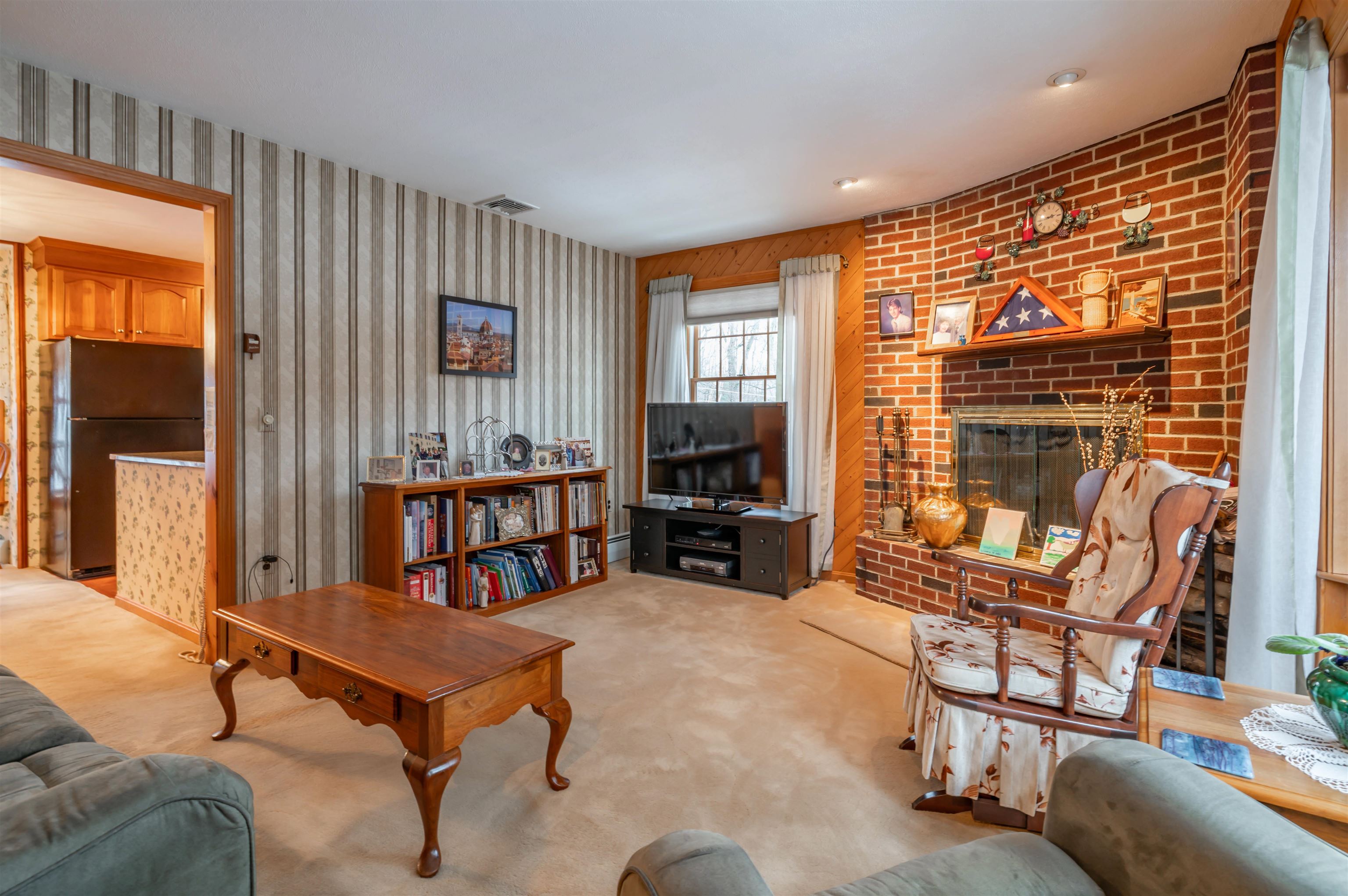 226 Amesbury Road Kensington, NH 03833 - Photo 15 of 59