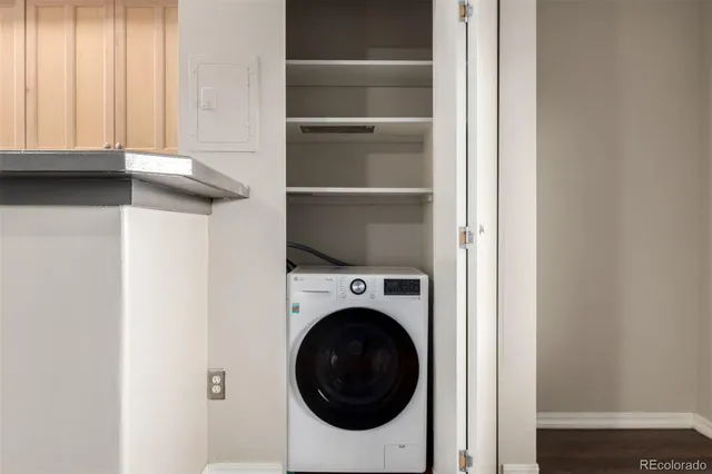 $1,300 | 590 Logan Street, Unit 309, Denver, CO 80203