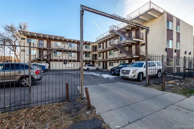 $1,300 | 590 Logan Street, Unit 309, Denver, CO 80203