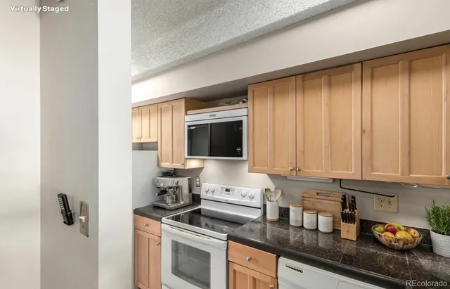 $1,300 | 590 Logan Street, Unit 309, Denver, CO 80203