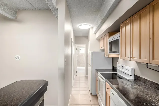 $1,300 | 590 Logan Street, Unit 309, Denver, CO 80203
